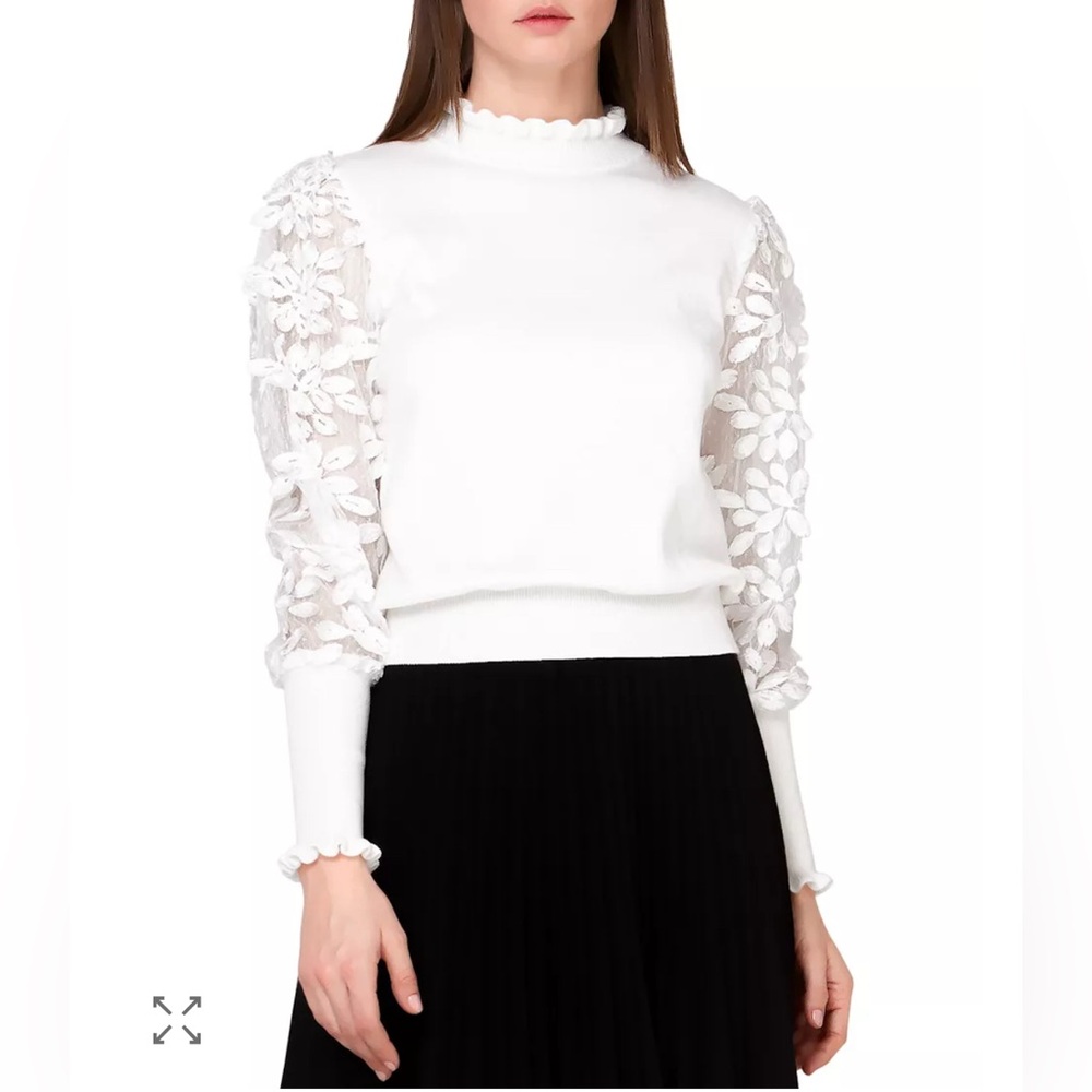 Gracia White Floral Mesh Sleeve Sweater